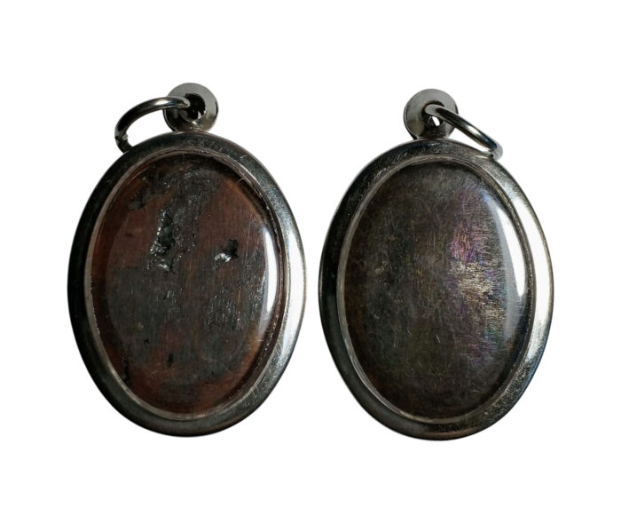 Leklai Rainbow Amulet Pendant Um Khrum Mountain (Oval Shape) – Image 2